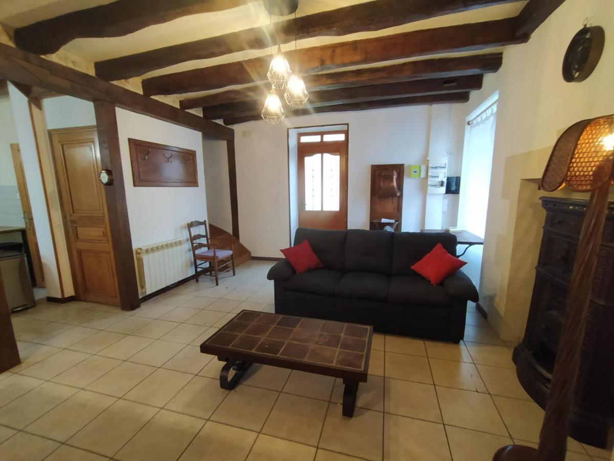 Gite Du Vieux Cedre Ecueille Dış mekan fotoğraf