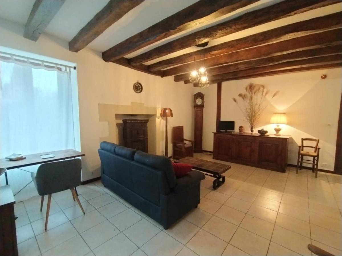 Gite Du Vieux Cedre Ecueille Dış mekan fotoğraf